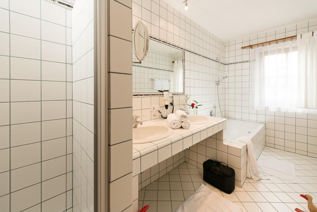 Ansitz Wirtsgut - Familienappartements In Den Bergen Леоганг Екстериор снимка