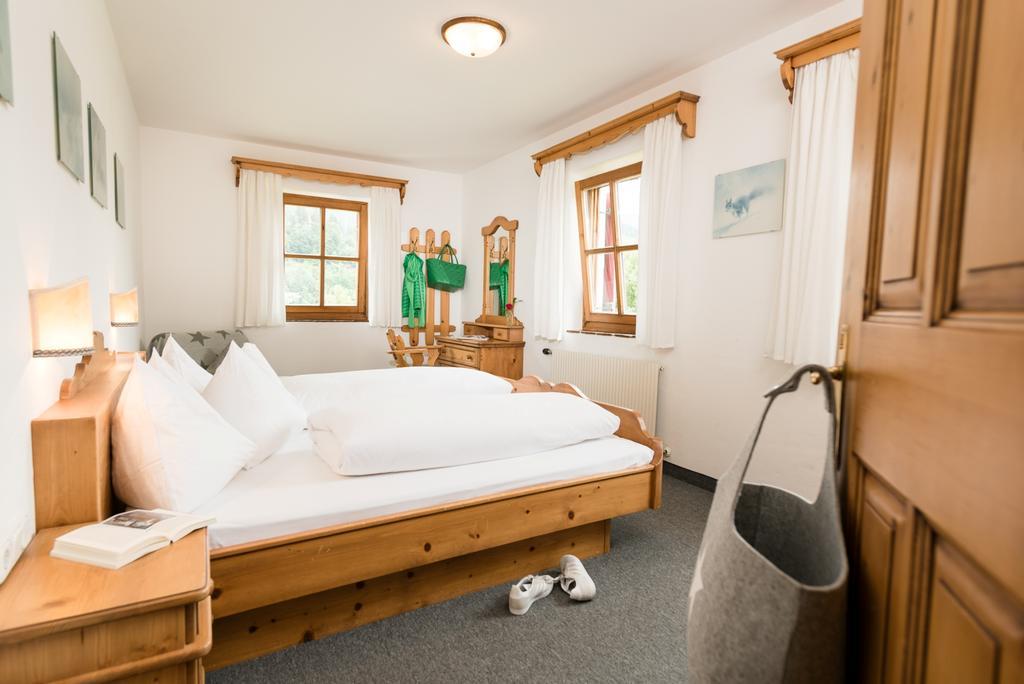 Ansitz Wirtsgut - Familienappartements In Den Bergen Леоганг Екстериор снимка
