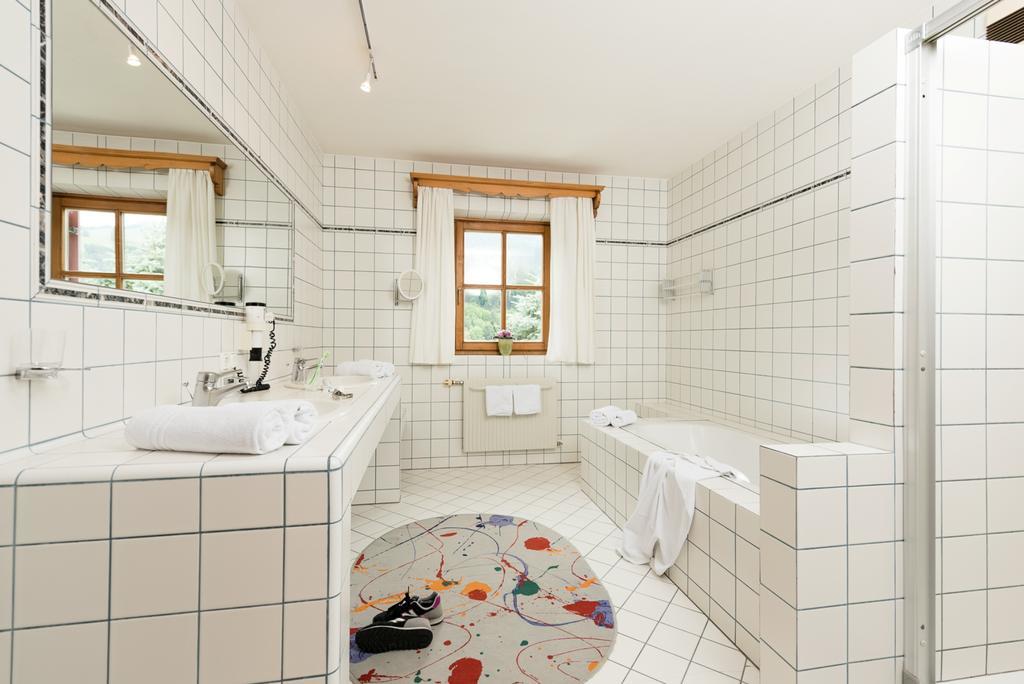Ansitz Wirtsgut - Familienappartements In Den Bergen Леоганг Екстериор снимка